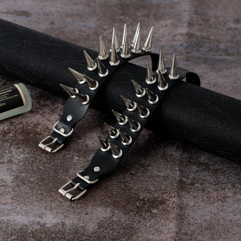 2pcs Gothic Punk Rock Studded Wristband, Teenager Style